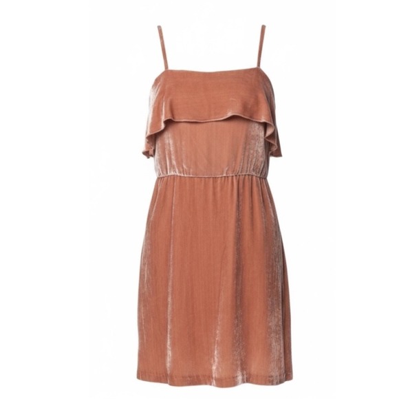 Alice + Olivia Dresses & Skirts - Alice + Olivia Alexis Ruffle Velvet Mini Dress Rose Tan Size XS Holiday NEW